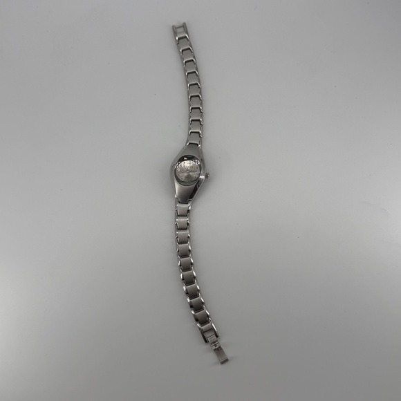 Gucci Y2K Stainless Steel Oval Bracelet Watch Quartz Swiss Made Women’s - Picture 6 of 12